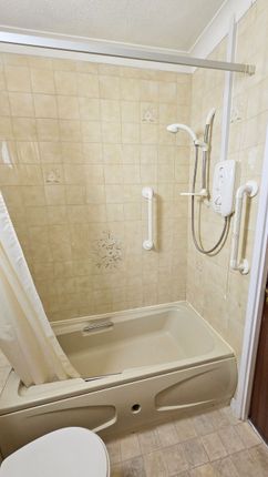 Flat for sale in Homecrest House, Grosvenor Crescent, Scarborough