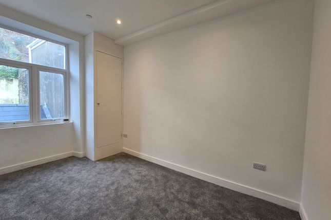 Oaklands Terrace, Swansea photo 4