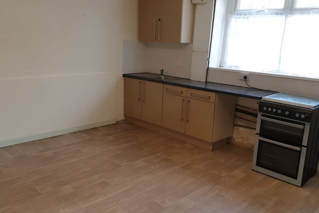 Terraced house to rent in Buxton Street, Bradford 9, West Yorkshire