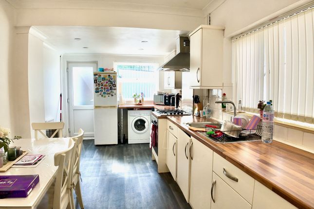 56 Church Street, Bargoed photo 3