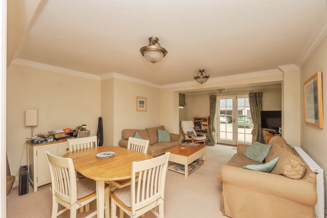 Apartment 7, Barton Lodge, The Folly, Dorchester photo 2