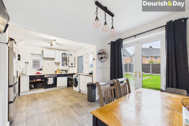 7 Merrivale Road, Stafford photo 3