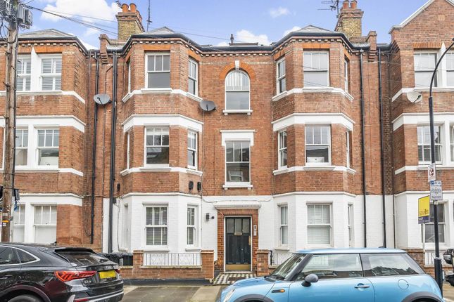 Flat for sale in Vera Road, Fulham, London