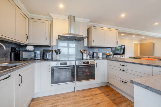 Flat 38, Rockwell Court, The Gateway, Watford photo 2