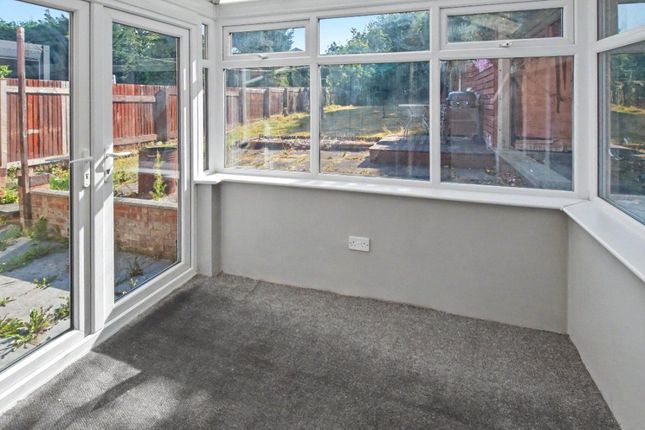 10, Cockshott Drive, West Yorkshire photo 4