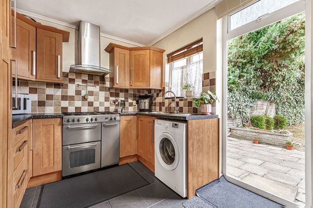 58, Guildford Avenue, Feltham photo 4