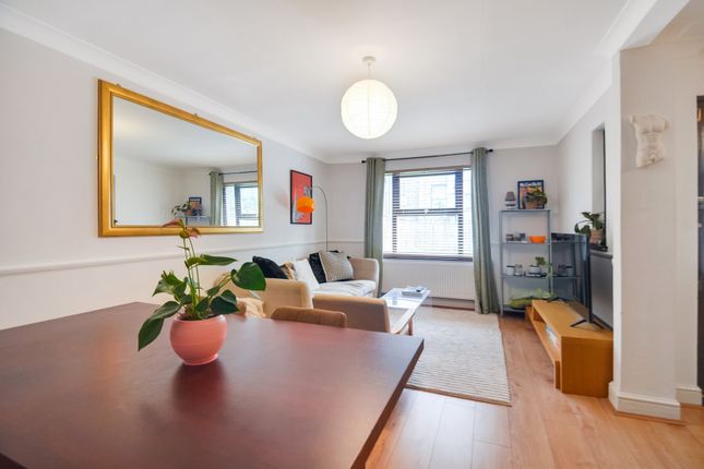 2 Sycamore Court photo 3