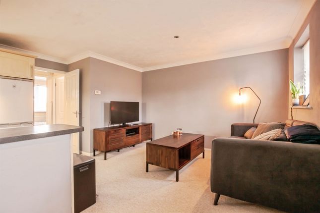 28, Larch Way, Haywards Heath photo 3