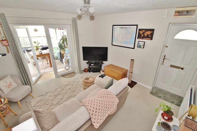 22, Farmington Drive, Witney photo 2