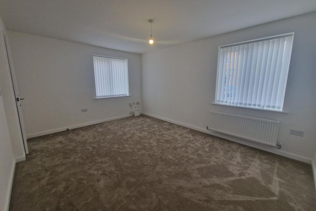 27, Frickley Drive, PONTEFRACT photo 4