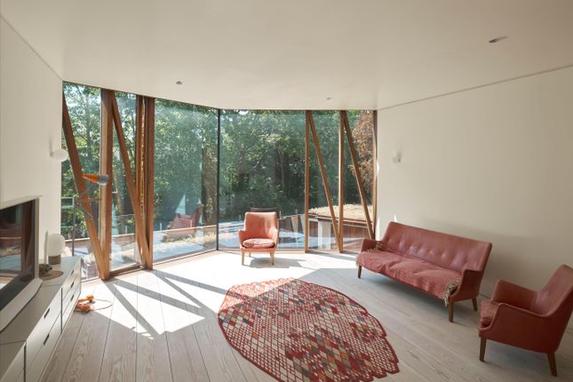 7C, Fountain Drive, London photo 2