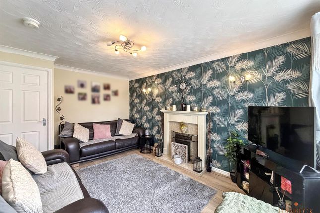 19, Blackhall Close, Hull photo 3