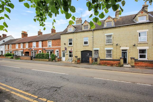 Thumbnail Town house for sale in Wellingborough Road, Rushden