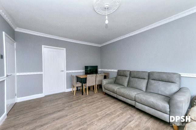 4 Bank Avenue, Leeds photo 5