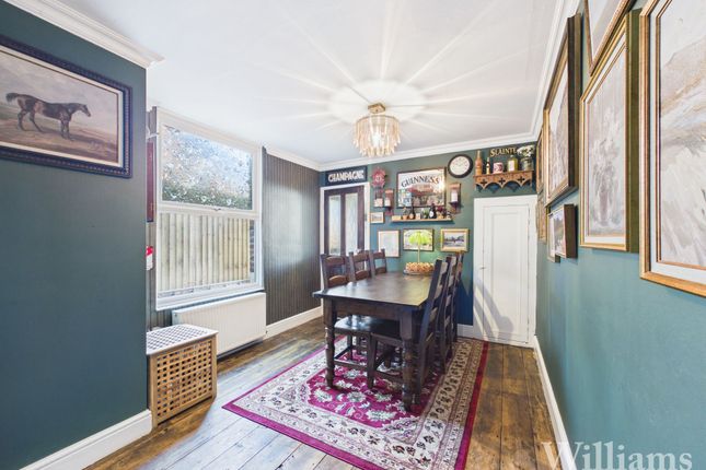 53 Tring Road, Aylesbury photo 4