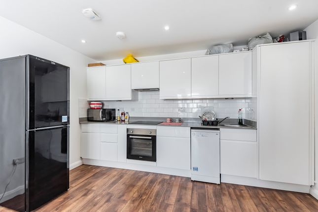 Flat 46 Grand Union House,, Stoke Road, Slough photo 3