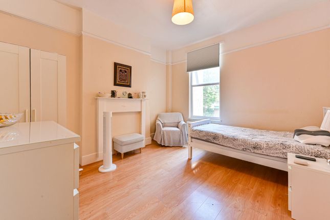 Lime Grove, Shepherd's Bush photo 3