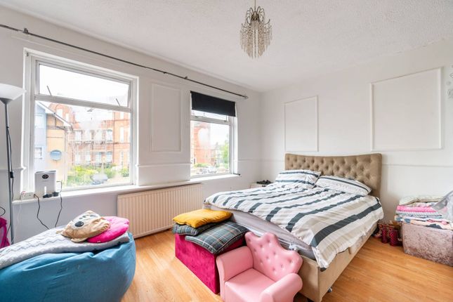 Flat for sale in Cooper Road, Dollis Hill, London