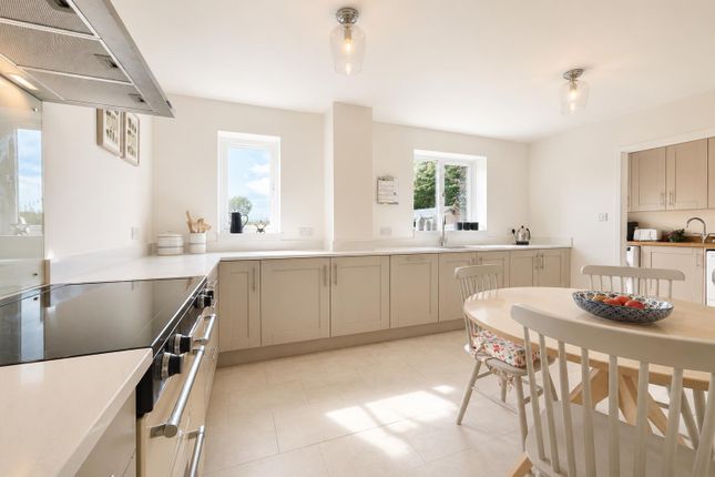 30, Kings Hill, Caythorpe photo 4