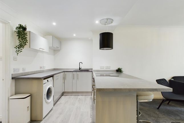 Flat to rent in Pennsylvania Road, Exeter