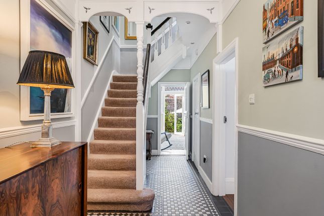 38, Hart Grove, London photo 2