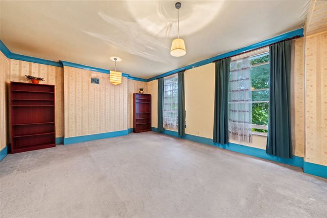 12A,, Almorah Road, London photo 3