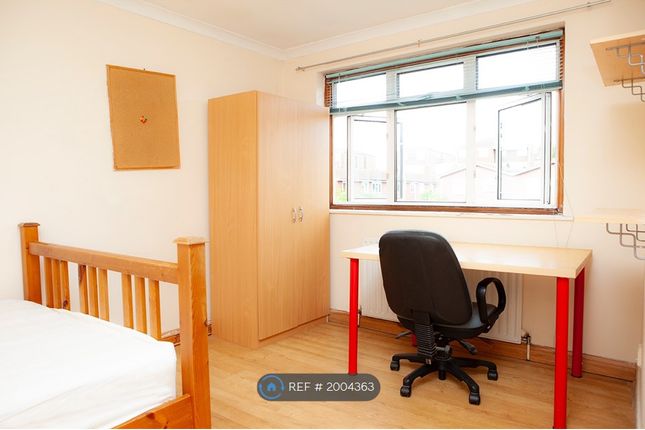 Thumbnail Terraced house to rent in Britannia Road, Kingston Upon Thames