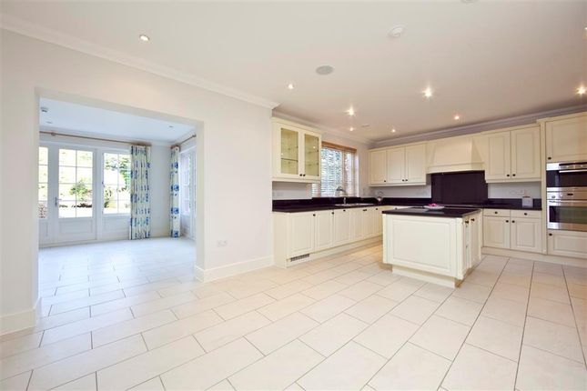 19, Eaton Park Road, Cobham photo 3