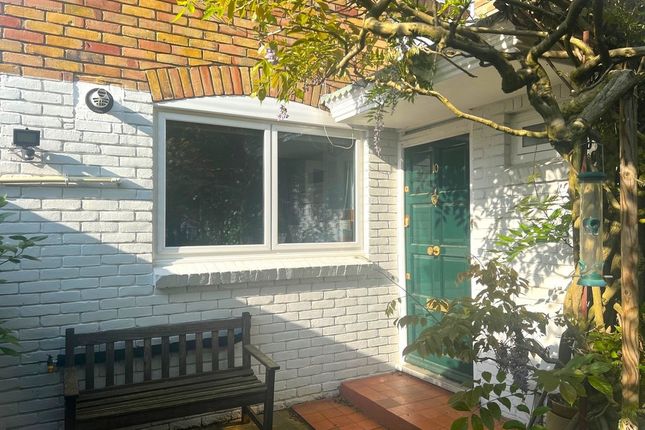 End terrace house for sale in Gaston Bell Close, Kew, Richmond