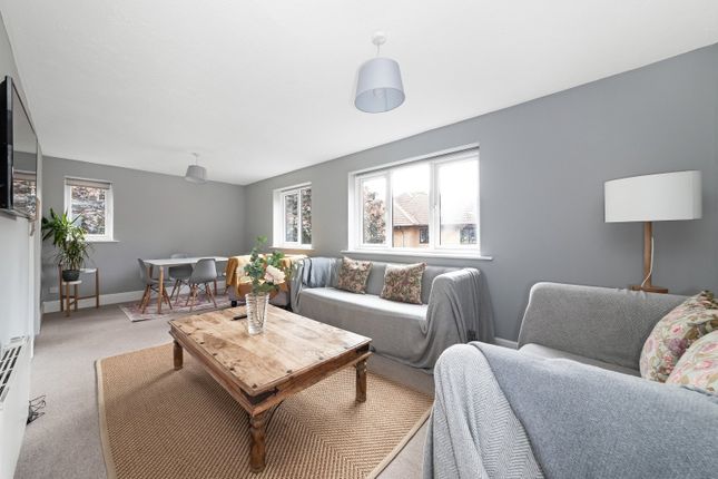 Thumbnail Flat for sale in Orchard Grove, London