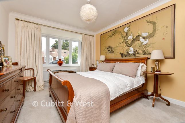 62, Orchard Close, Fetcham photo 3