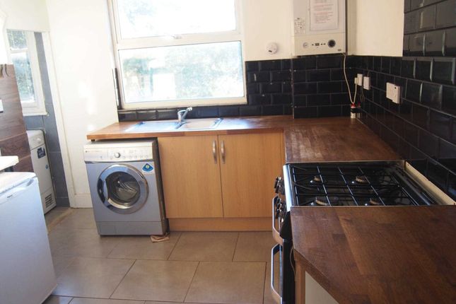 15, Roberts Road, High Wycombe photo 3