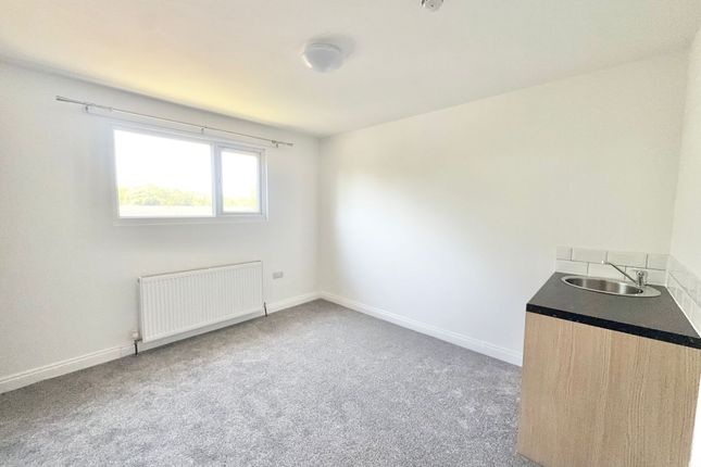 121 Kirkmeadow, Peterborough photo 4