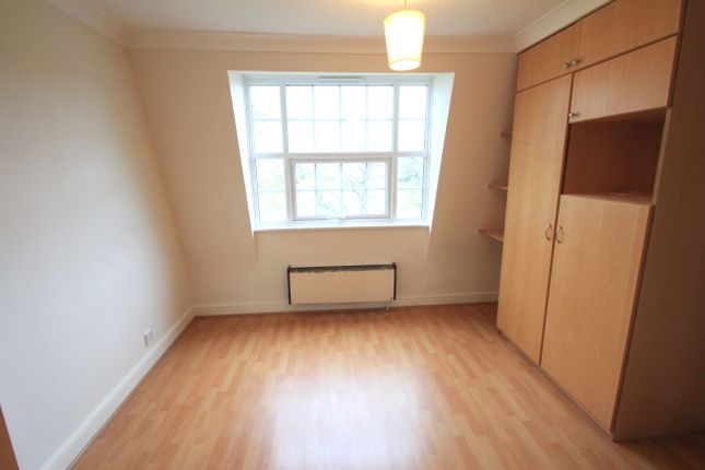 Flat for sale in Lower Road, Harrow On The Hill