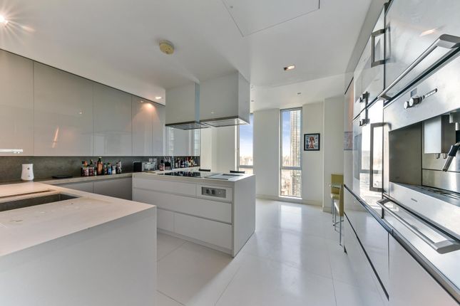 Flat for sale in Pan Peninsula, West Tower, Canary Wharf