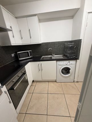 Pynham Close, Abbey Wood photo 2