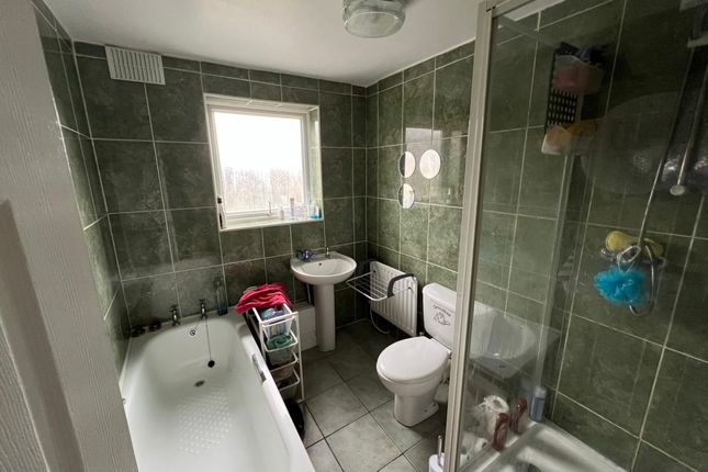 302B, City Road, Kitt Green photo 4
