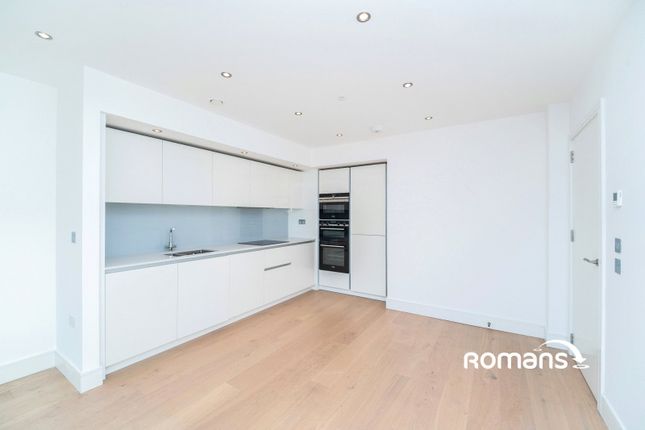 Flat 24, Fitzroy Court, 2, Garnet Place, West Drayton photo 4