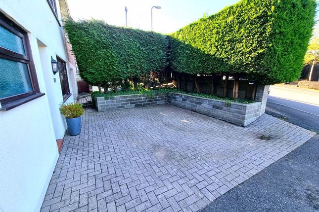 11, Springfield Road, Hengoed photo 2