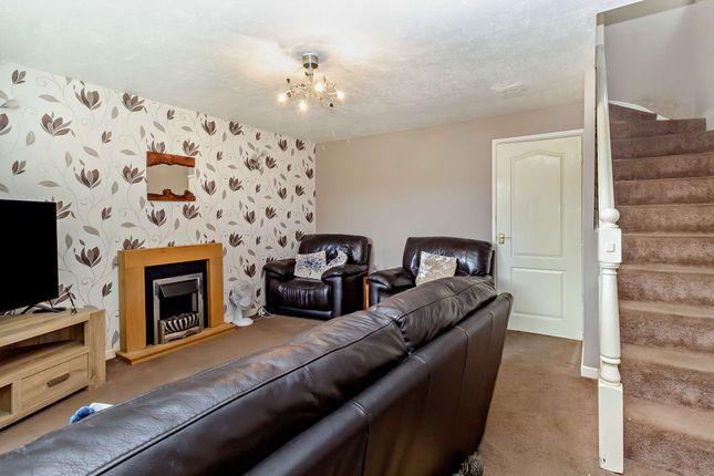 24, Blackthorn Close, Rochdale photo 4