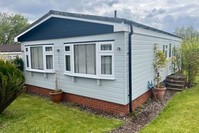 Mobile/park home for sale in Holly Lodge, Lower Kingswood, Surrey.