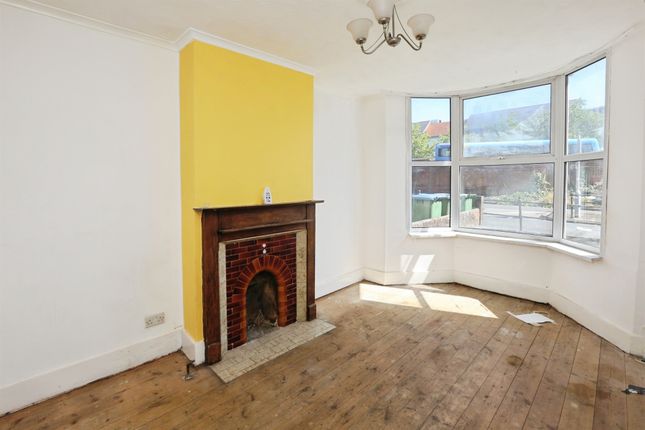24, Hartlands Road, Fareham photo 2