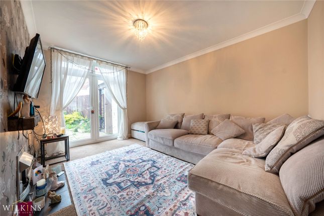 26, Central Avenue, Warwickshire photo 3