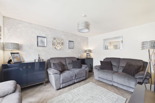 9 Templegill Crescent, Wishaw photo 2