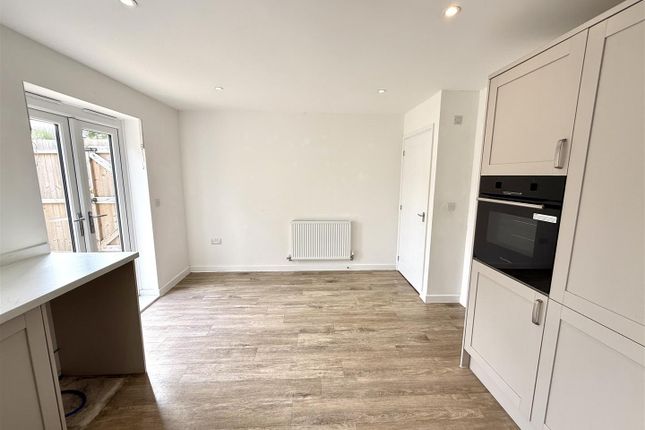 2, Paddock Lane, Spalding photo 3