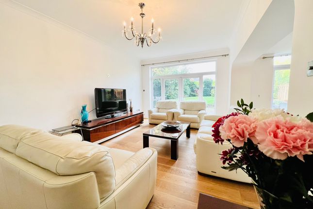 Thumbnail Detached house for sale in Uxbridge Road, Pinner, Middlsesex