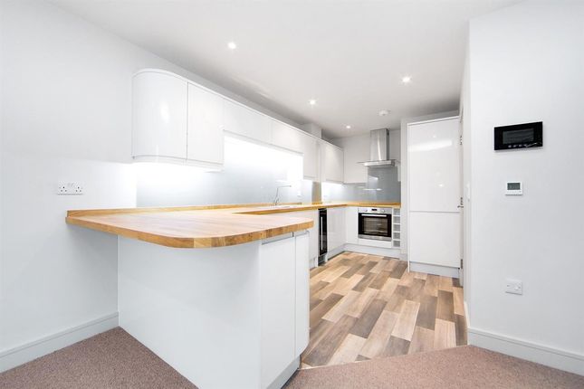 Flat to rent in Coombe Lane, London