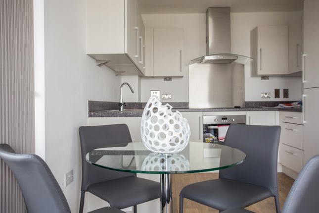 Flat for sale in Canary Wharf, Gallions Reach, London