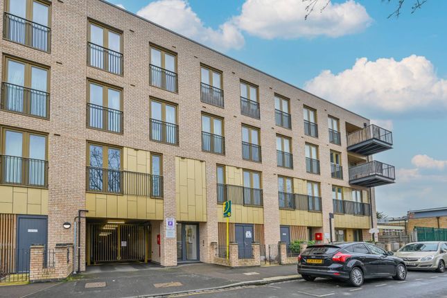 Shipman Road, Royal Docks photo 2