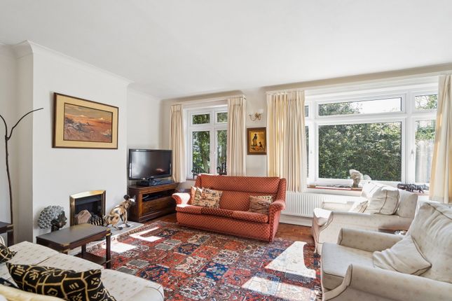 90, St. Michaels Crescent, Pinner photo 2